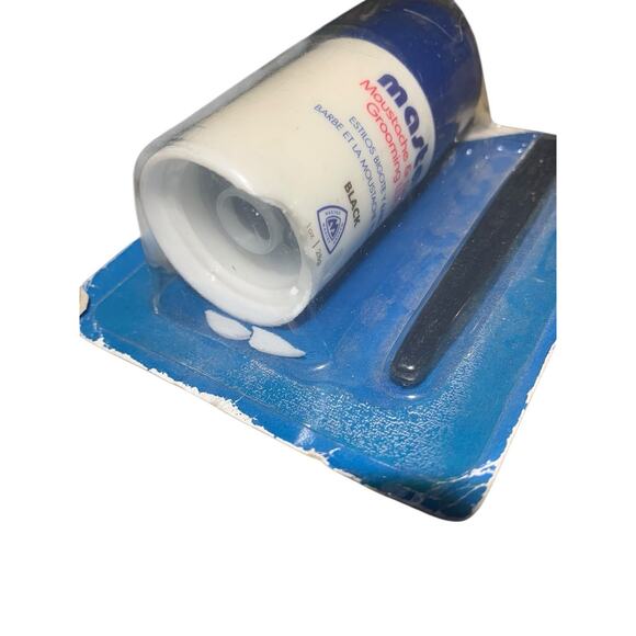 Master Well Comb Mustache & Beard Grooming Wax Stick BLACK with Comb 1 oz Damage - Picture 2 of 3